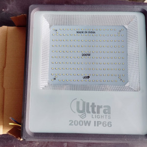 LED FLOOD LIGHT (halogens)