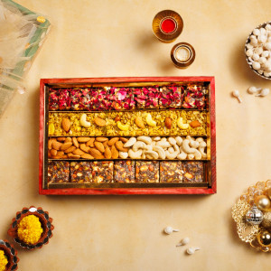 Nuts & Dryfruit Bites With Chivda 1