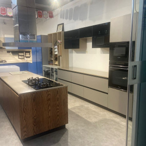 Hi-End Modular Kitchen