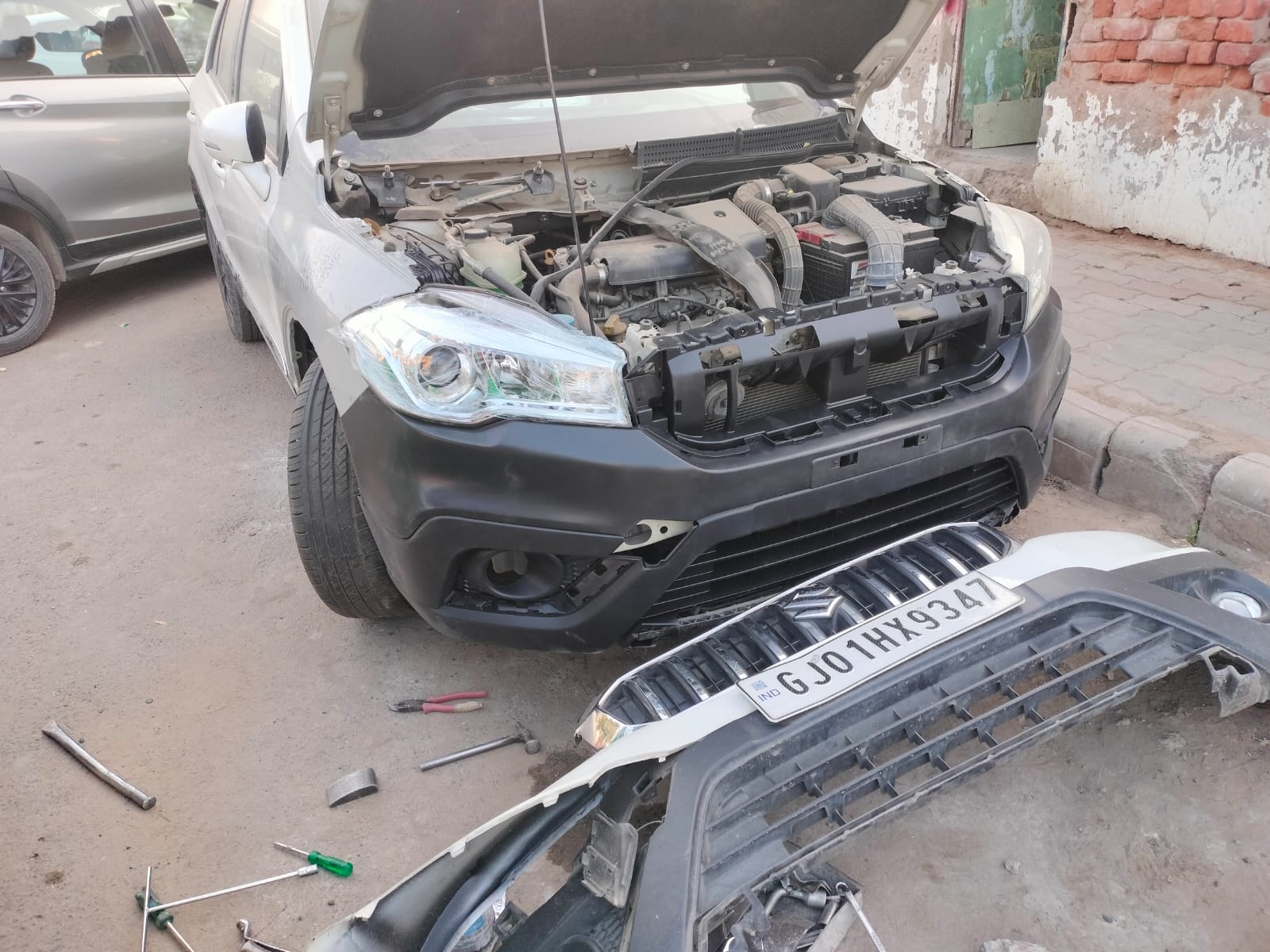 All type cars service mechanic work, denting&penting, insurance work ,a c service etc.