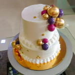 Made differnts of cake & other food iteams