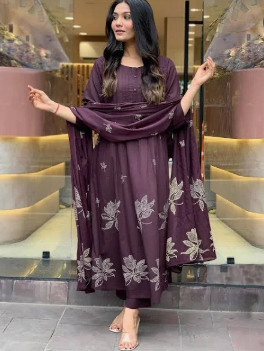 Trading of Women Cloth