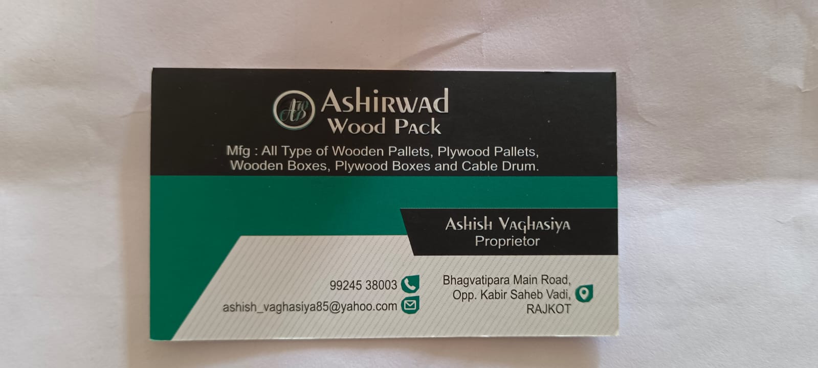 wooden box & wooden pallets